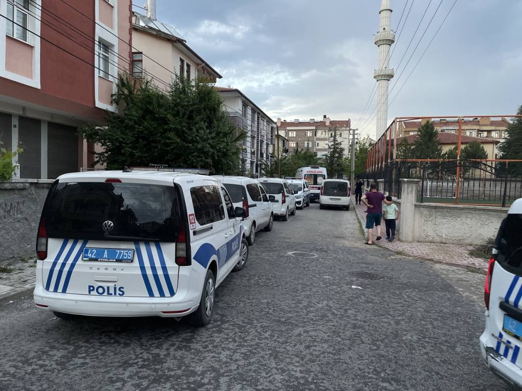 Konya'da karısını bıçaklayıp kaçtı! 1